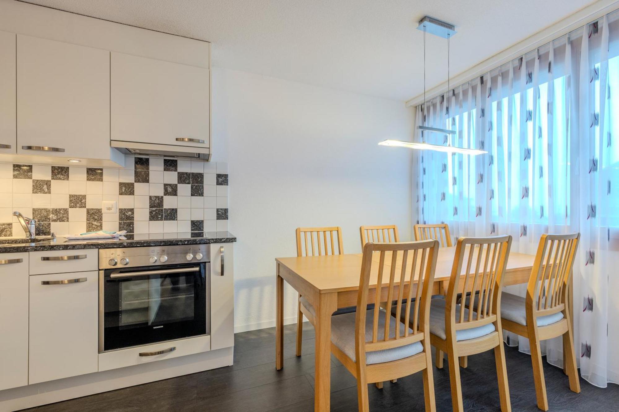 Chalet Apartments Iseltwald *