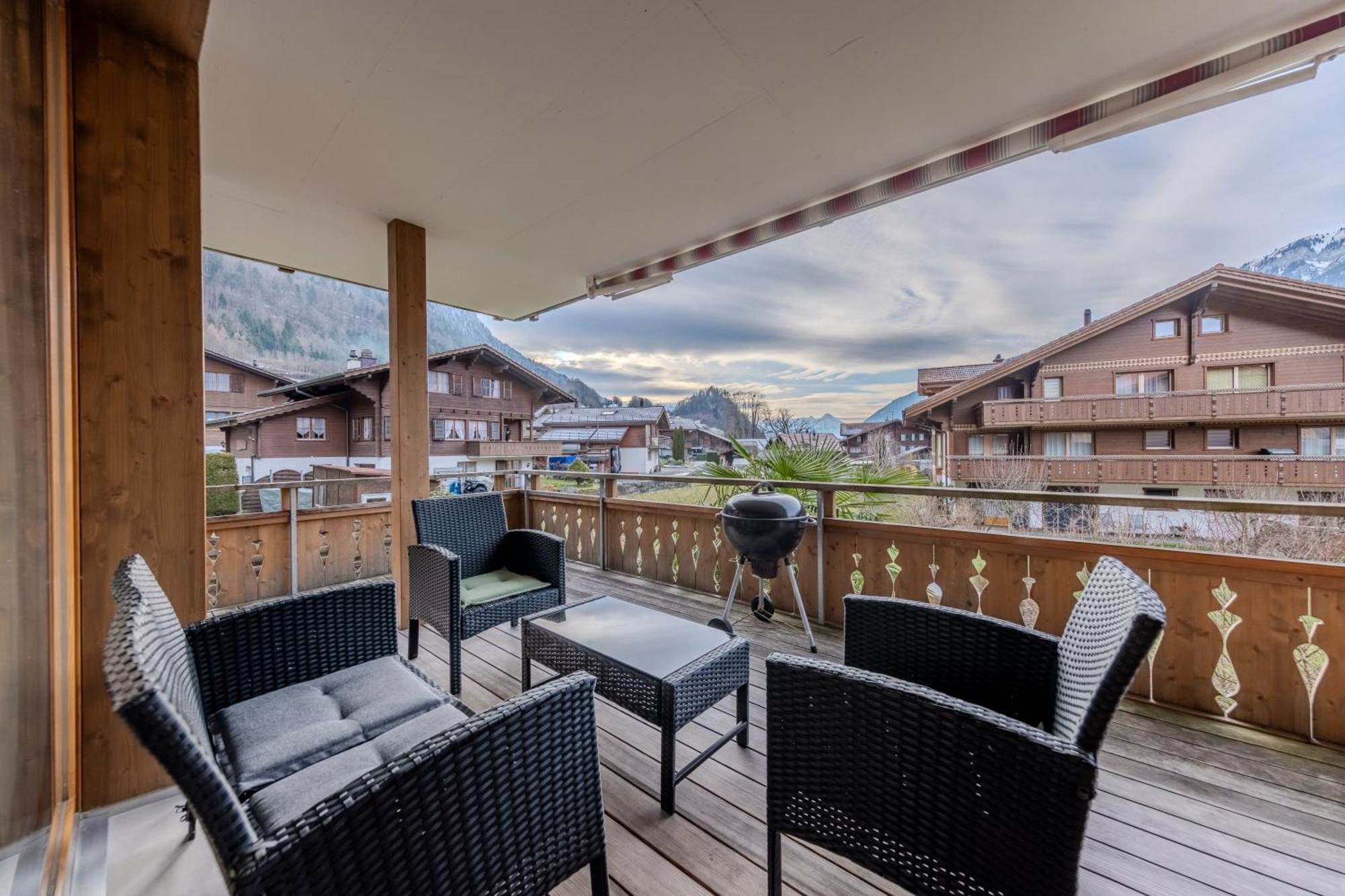 Chalet Apartments Iseltwald *