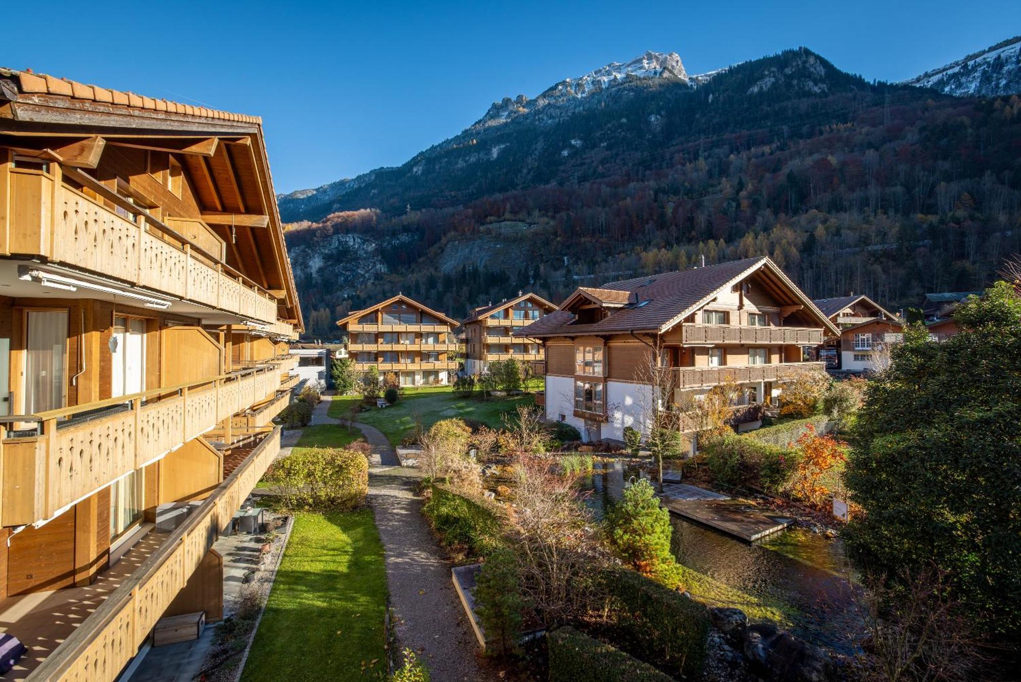 Chalet Apartments Iseltwald *